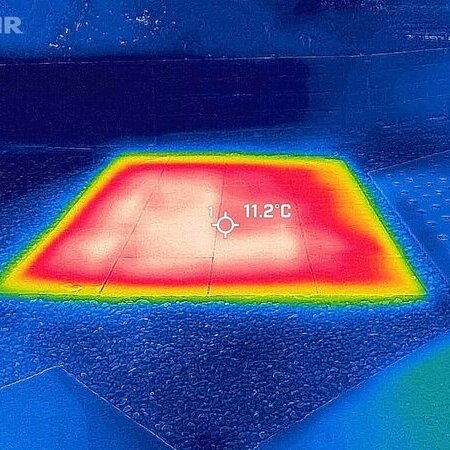 雪が積もらないドットコン？！ 最新テックとコラボが始まった透水性コンクリート