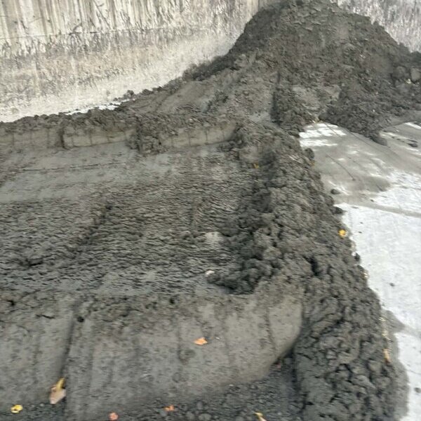 ザンコン™︎ はセメント生成の過程で一旦吐き出したCO2を再び吸収し固定する役割を担っています