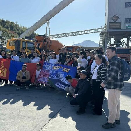 モンゴルはウランバートルのコンクリート関連団体がナマコンバレーの視察に訪れました