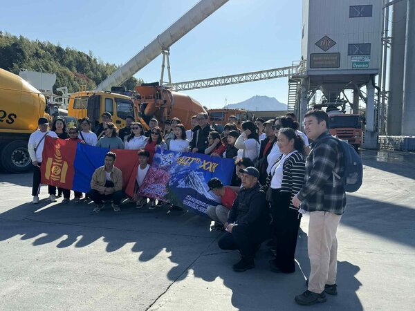 モンゴルはウランバートルのコンクリート関連団体がナマコンバレーの視察に訪れました