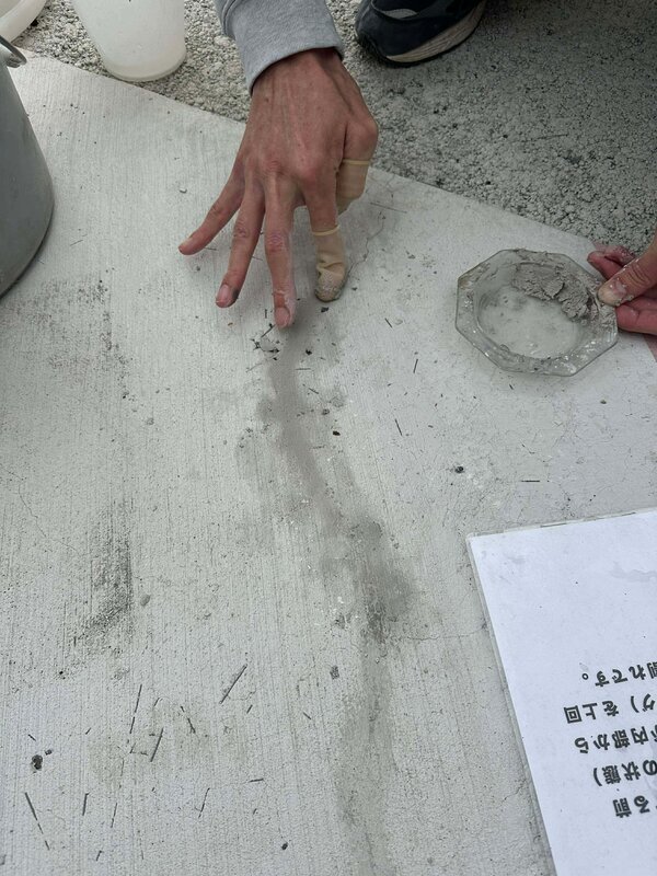 【無料】素人さんでも簡単に【土間コン™︎】ひび割れ見えなくできちゃう補修材ばら撒いてます