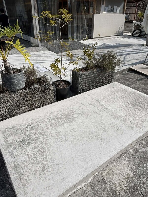 ①ひび割れ 【無料】補修材配布で ②色むら ③排水【土間コン™︎】の問題全てに答えました