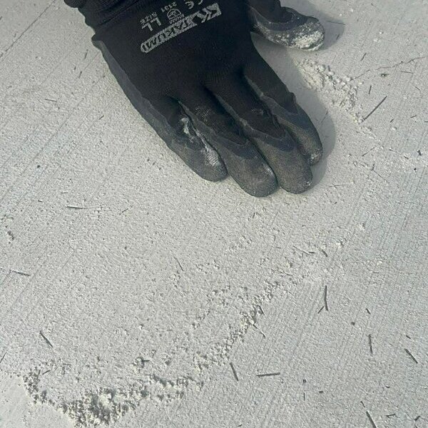 夢の新築マイホームに水を差す【土間コン™︎】にくっきり出ちゃったひび割れ無料の【消し粉む™︎】でなかったことに