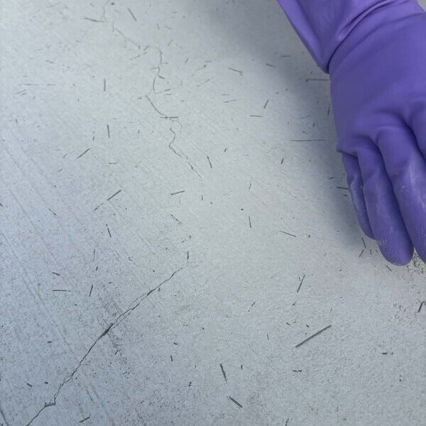 消しゴムかってくらい見事に消えます【ひび割れ】（土間コン™︎専用）無料の材料【消し粉む】