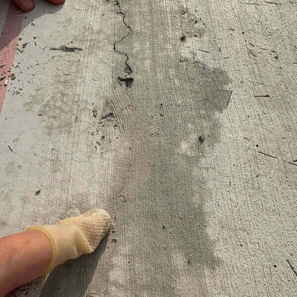 土間コン™︎ クレームあるある【ひび割れ】（クラック）もう怖くない！ 誰でも簡単に消せます