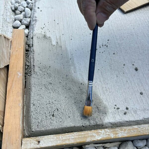 「土間コン™︎の隅っこが欠けた？！」【消し粉む™︎】 は 断面修復 にも使うことができます