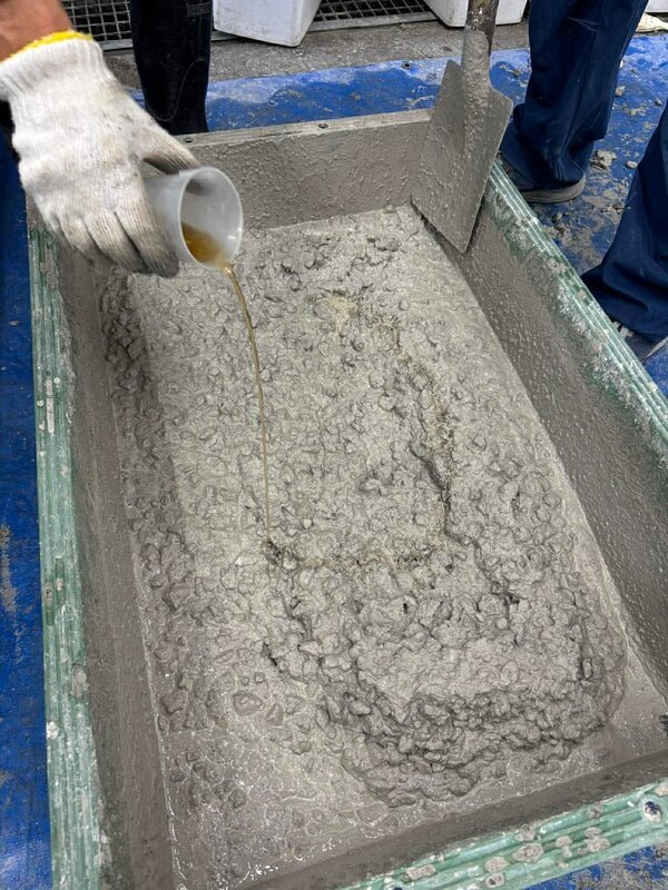 ナマコンバレーで白い土間コン™︎に用いられる生コン（超低炭素）がJIS A 5308に適合します