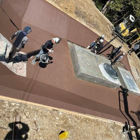 どんな特殊なコンクリート（土間コン™︎）オーダーにも基本前傾姿勢で臨んでいます【カラーコンクリート】