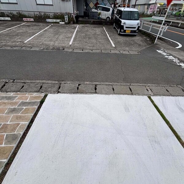 経年変化やアスファルトとの路面温度の違い等 土間コン™︎ホワイト（環境配慮型）全てがわかる