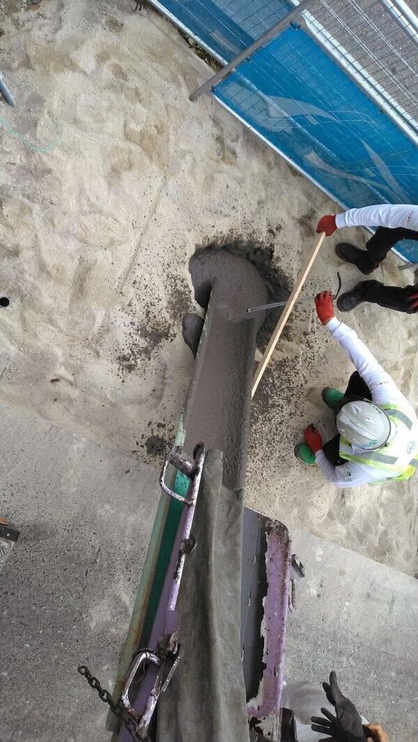 基礎ポール周りの埋め戻し（充填）など作業もいらない便利でお安い生コンクリートあります