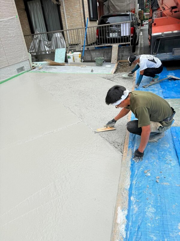 住む人の環境意識を伝え続ける駐車場