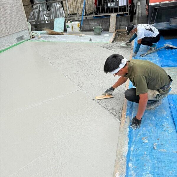 住む人の環境意識を伝え続ける駐車場