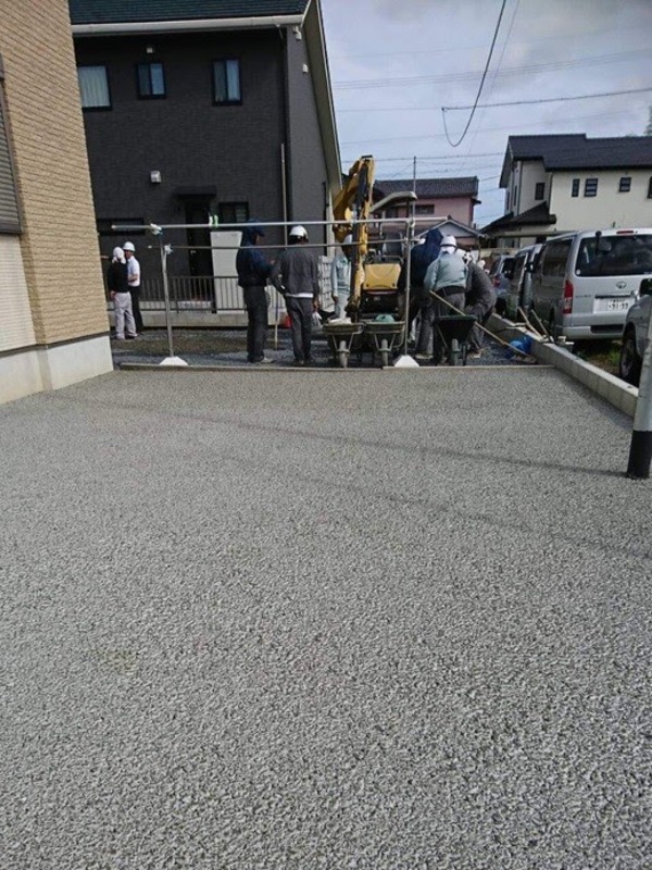 旗竿地でも問題ない?透水性コンクリート オコシコンドライテック はどんな地形でも活躍します!