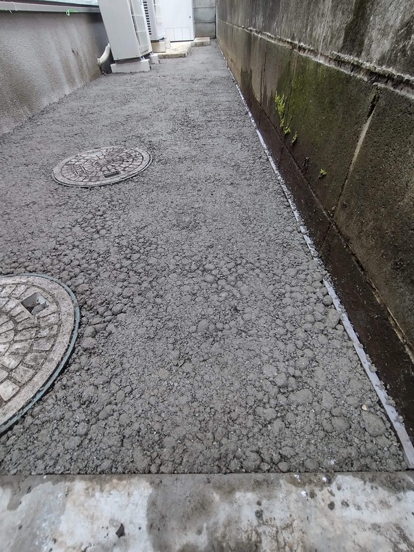 普通の草取りは一生に何回も、オワコンならたった1回【神奈川】家周りの雑草対策