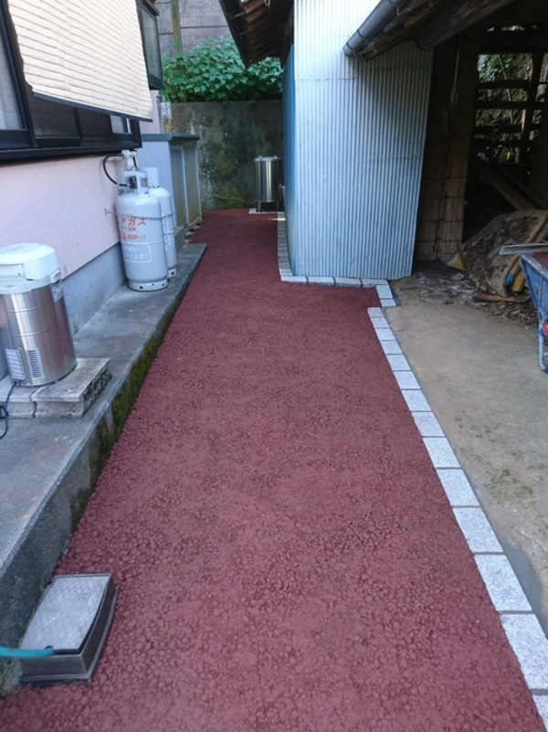 オワコンでお庭や犬走をアレンジしませんか?ヌルコンカラーリングで思い通りの色をだす