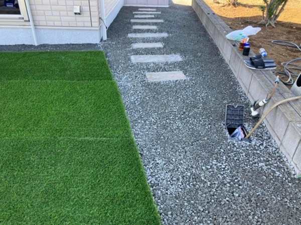 お庭をDIYするならオワコン一択！防草と排水対策が同時にできる透水性コンクリート