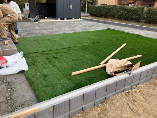 埼玉】「雑草対策効果抜群！しかも透水性！！でもって人工芝との相性