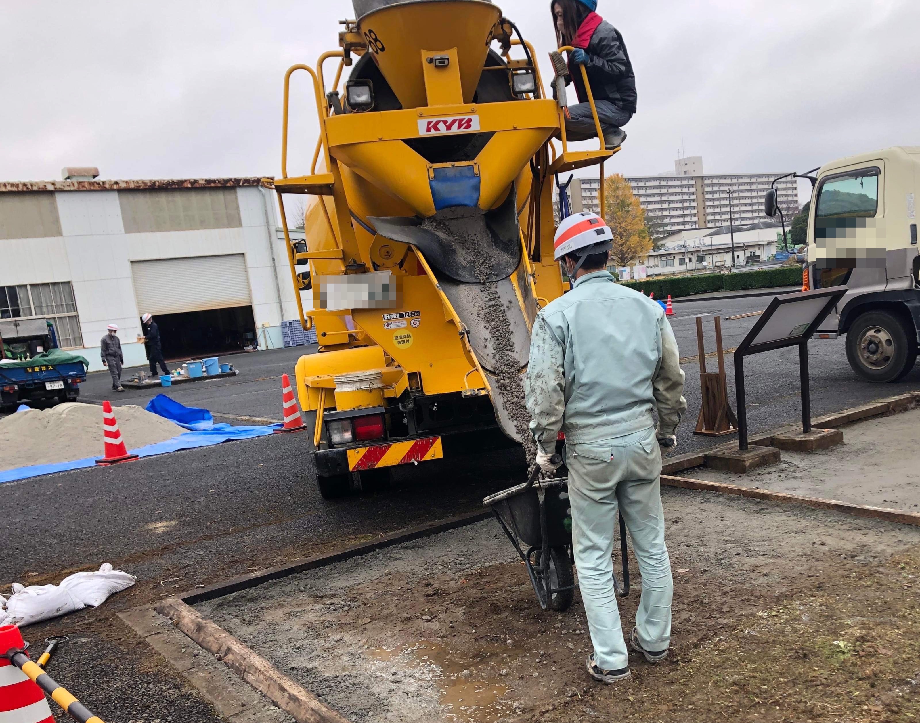 国土交通省】「普通の生コン頼んで現地でオワコン（造粒ポーラス