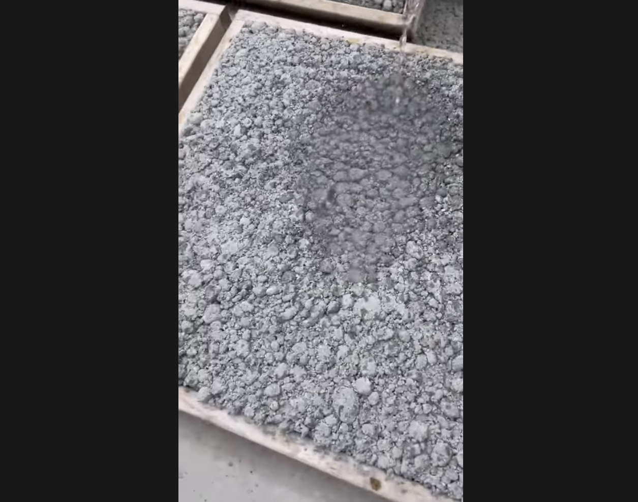 カインズのオワコンはどんな感じで展示されるの 透水 保水サンプル 雑草 ぬかるみ対策 オワコン 生コンポータル