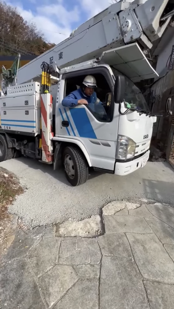 「今度は7t車の乗り入れ汗。さらにぶっ込まれるテスト用造粒ポーラスコンクリートの試練」宮垣建設