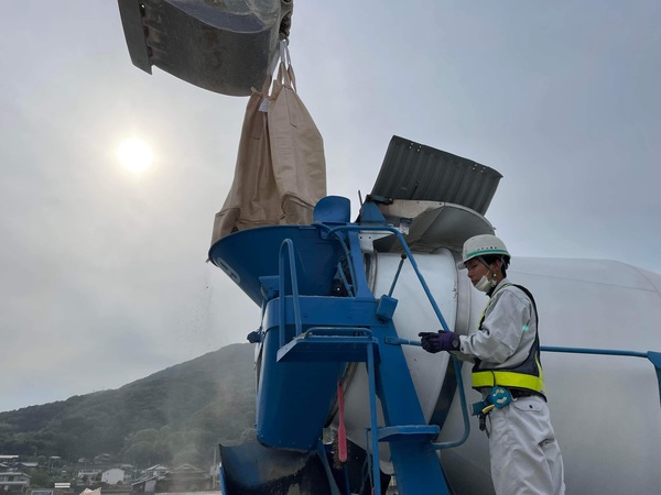 【徳島】「残コン・スラッジ100%で生コン車で作る造粒ポーラスコンクリートの実験」松尾建材