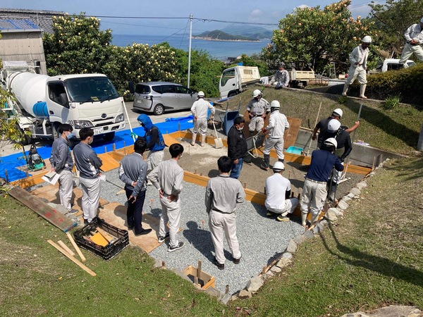 【香川】「スーパー（水透す、平らにできる、排水設備いらない）土間コン全部込み込み9800円」大成生コン・管組