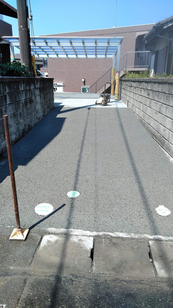 【静岡】「夏場の散水必須なのは施工前もそうだけど施工後やると微風吹くよ」伊豆石材工業