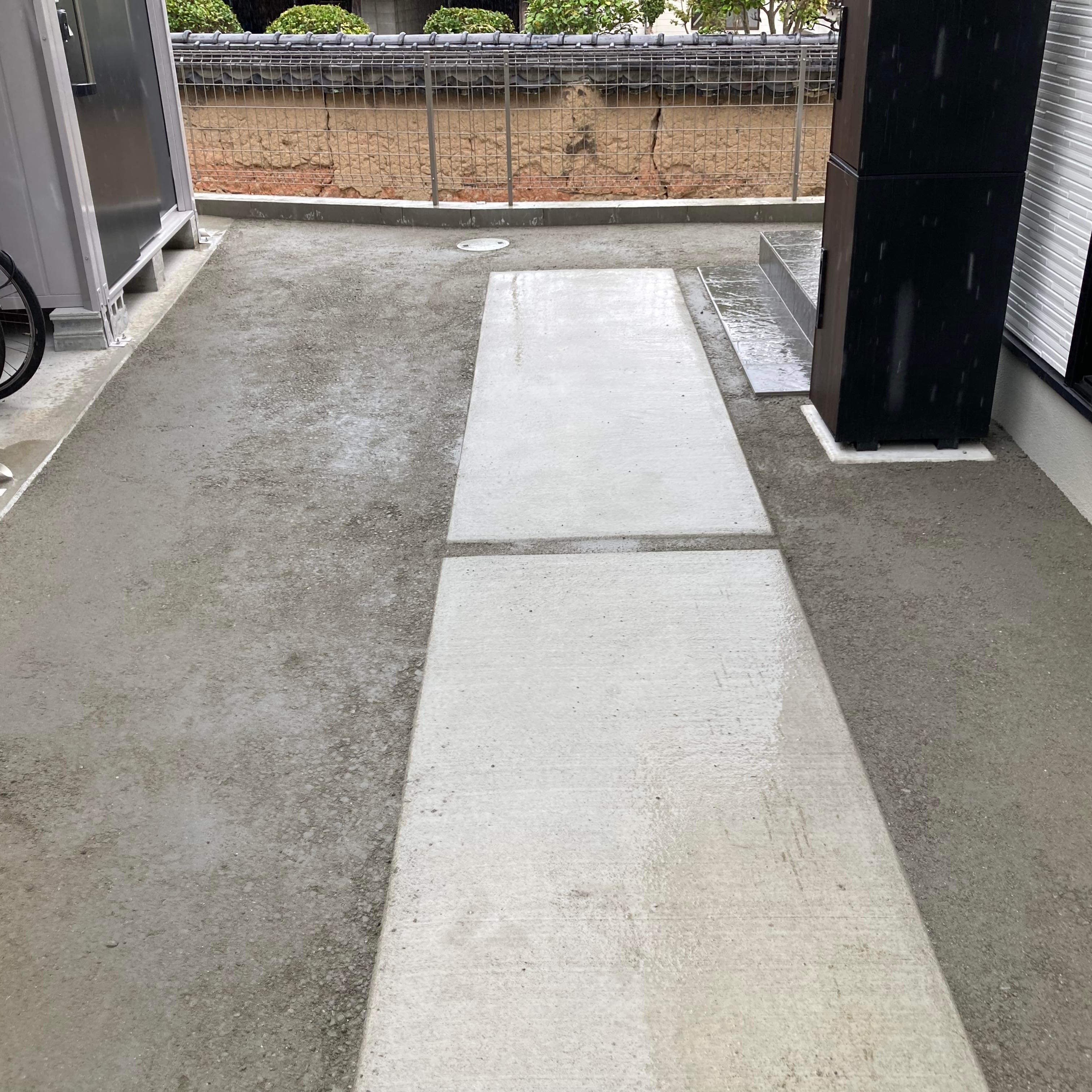 福岡 新旧土間コンで家の顔玄関前アプローチを仲良く飾る サカヒラ飯塚工場 All Round 雑草 ぬかるみ対策 オワコン 生コンポータル