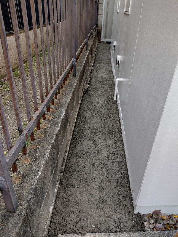 【東京】「犬走の雑草排水対策や簡易駐車場の整備ならオワコンです」渋谷建材・DIY