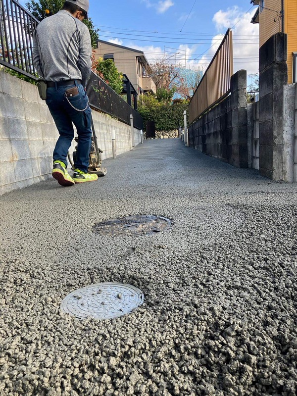 【東京】「全て無料の施工店紹介、（交渉先との）交渉代理、あとだしじゃんけんワークス（診断・相見積）、施工立会、または自分で生コンビニDiy。オコシコンの購入方法」渋谷建材・YNKワークス