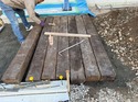 枕木の下地にすることで水はけいいからシロアリ対策や防腐にも有効