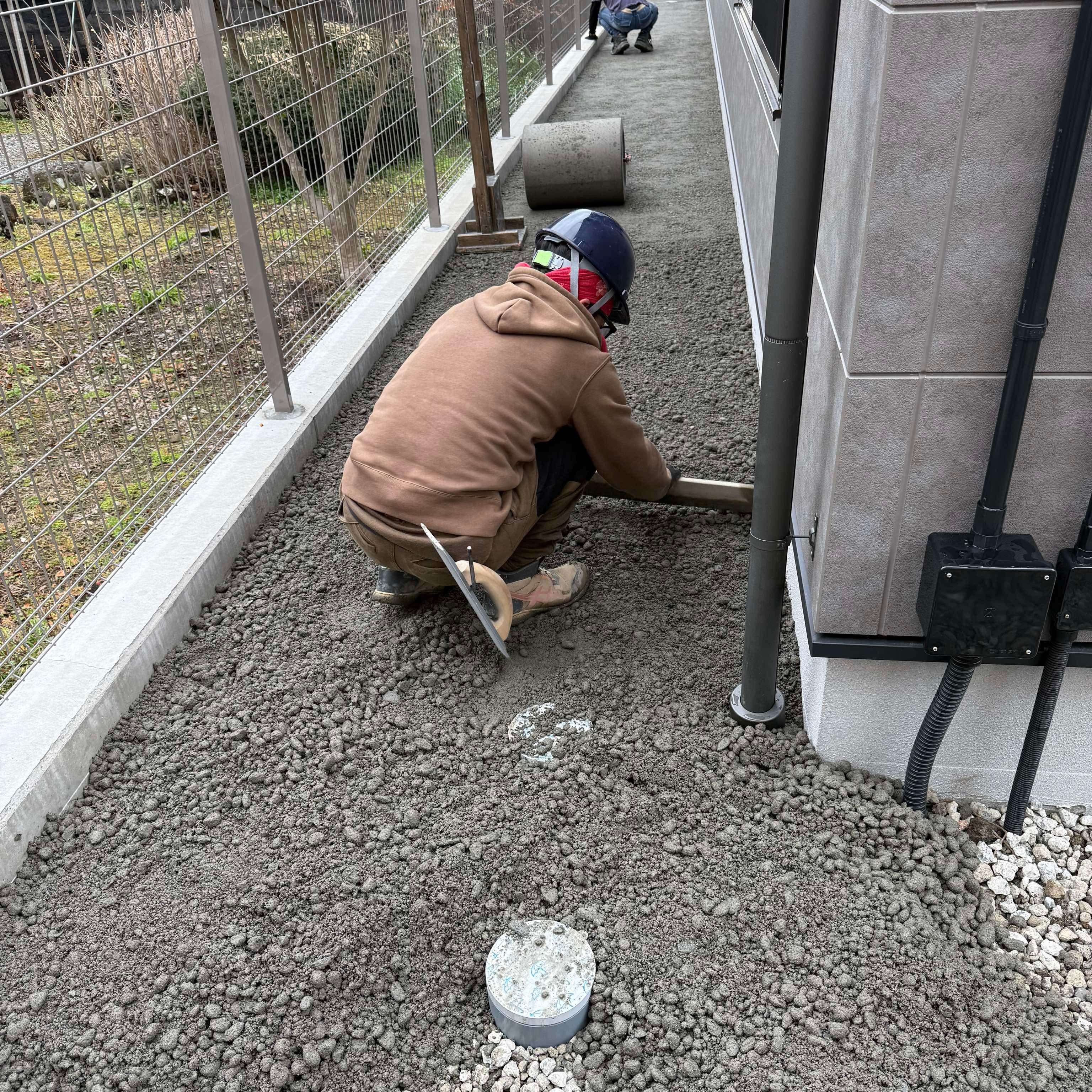 【造園業20年】透水性コンクリートの直営施工に向かう職人さんたちのドキュメンタリー【城所大好き前田さん】