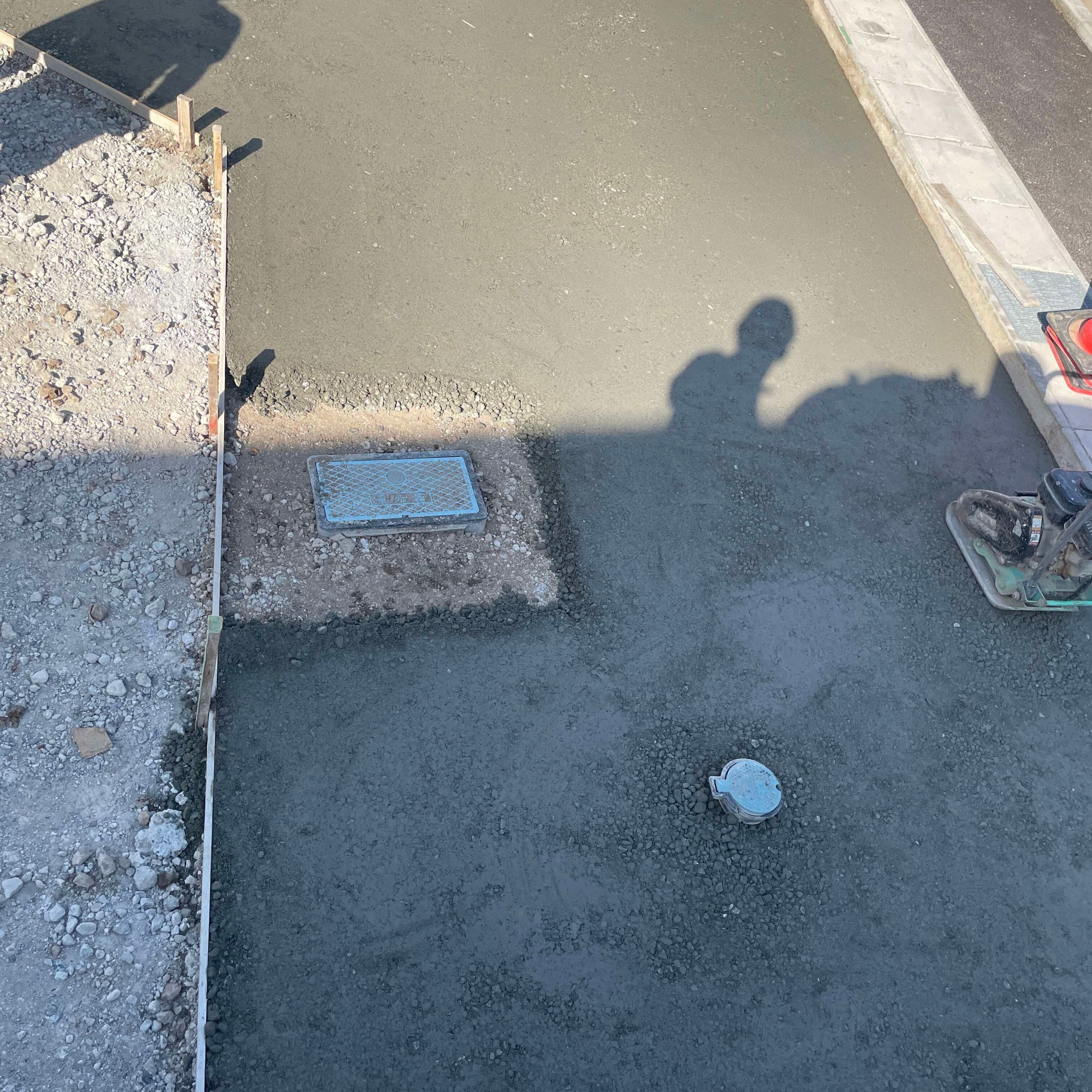 新築やリフォームで玄関前の舗装材料をどうするか迷ったらとりあえずオワコンにしておけば無難