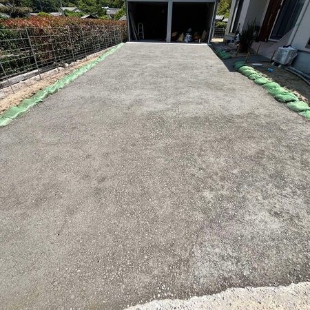 今の地面にそのままオワコンを施工っていうけど【段差】ができたりしないの？ 掘削して【残土】が大量に発生（コスト増）したりしない？？