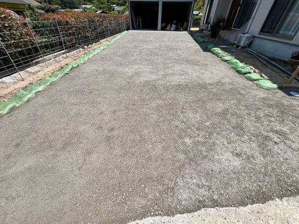 今の地面にそのままオワコンを施工っていうけど【段差】ができたりしないの? 掘削して【残土】が大量に発生(コスト増)したりしない??