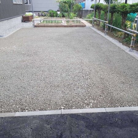 北国【北海道】だって雑草や水はけは普遍的な悩みでありこのたび【旭川】でも水をがぶ飲みする【オワコン】採用されました