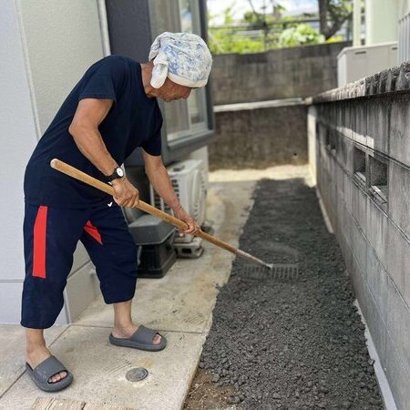 「酷暑に外で草むしりとかやってたら危険ですよ！」 雑草・害虫・冠水・ぬかるみ・猫の糞害から救済します