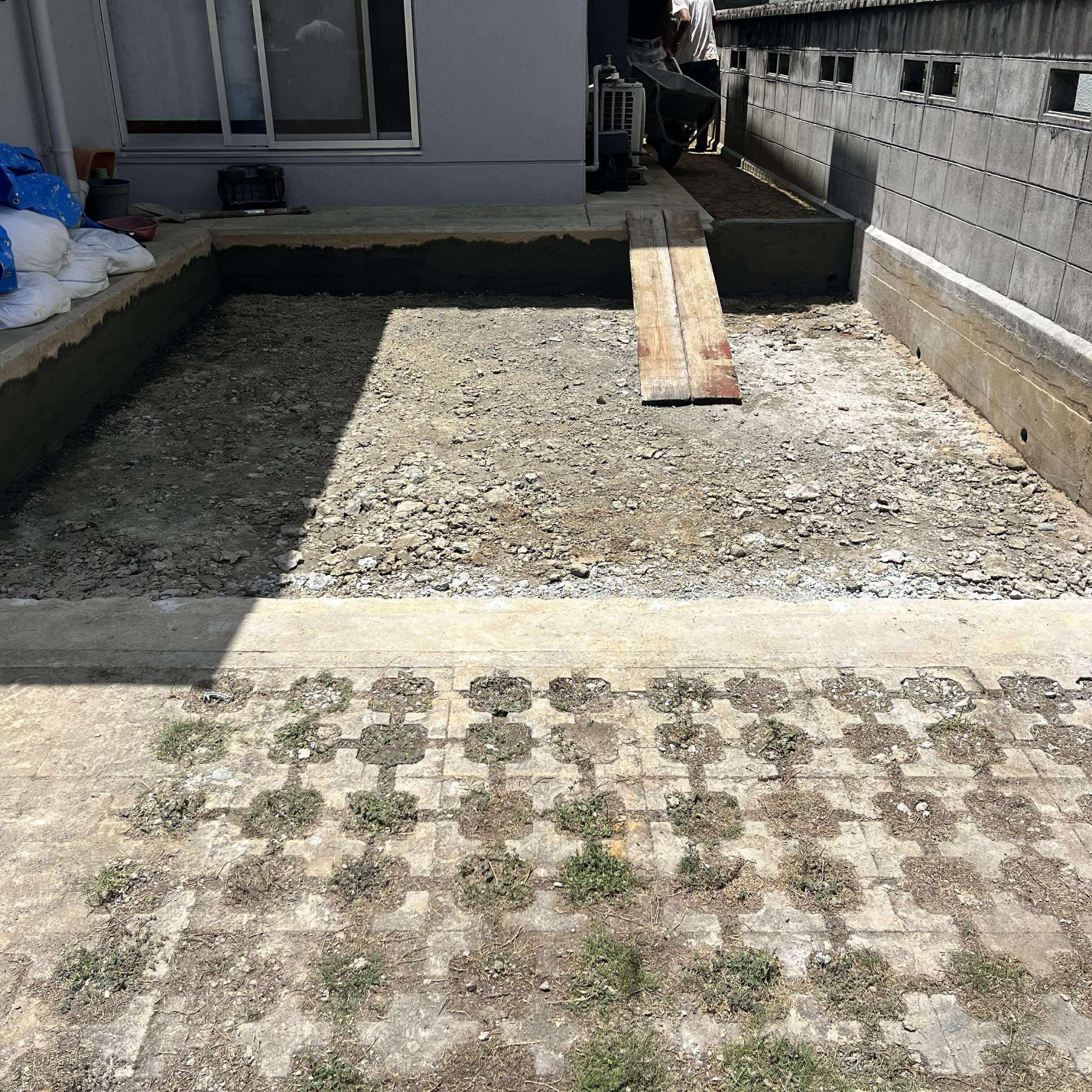 「下地ってどんなことするの？」 オワコンの【事前工事】は【沖縄】など雑草が頑固な地域には発生しがち