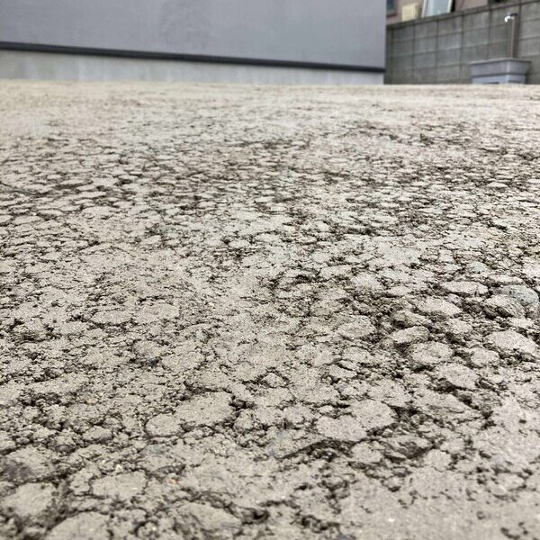空き地やお庭当面の用途がないのでとりあえず駐車場にしておこうってことなら【オワコン】しかありません