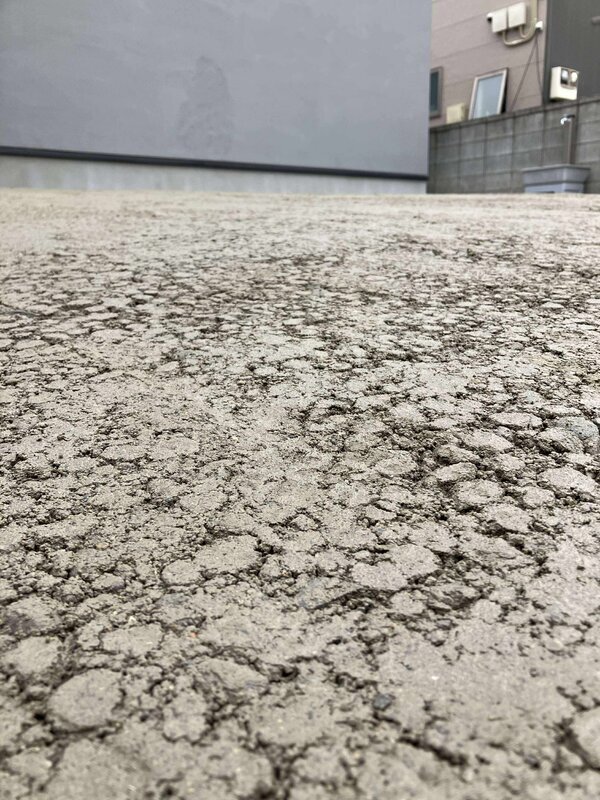 空き地やお庭当面の用途がないのでとりあえず駐車場にしておこうってことなら【オワコン】しかありません