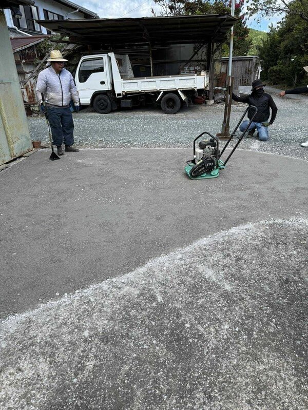 入り口 雨 のたびにぬかるんでドロドロを室内に引っ張ったりしていませんか？ オワコン®︎ に解決させてください
