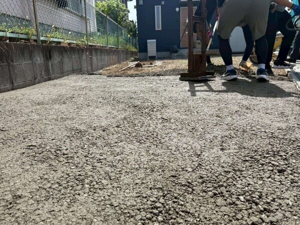 涼しくなってきて雑草が弱ってる今のうちに【オワコン】で空き地や遊休地を固めておこう