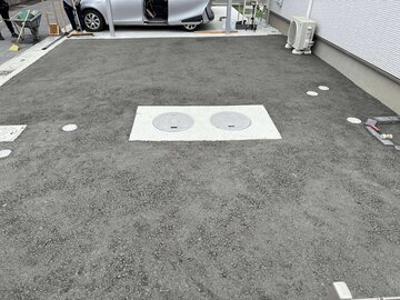 駐車場にもゼンゼン舗装として利用されている【オワコン】は各地の生コン工場から届きます