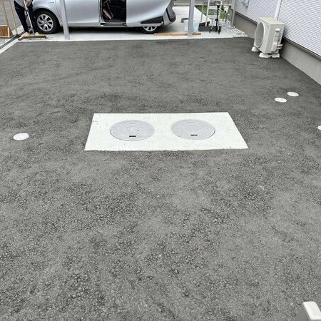 駐車場にもゼンゼン舗装として利用されている【オワコン】は各地の生コン工場から届きます