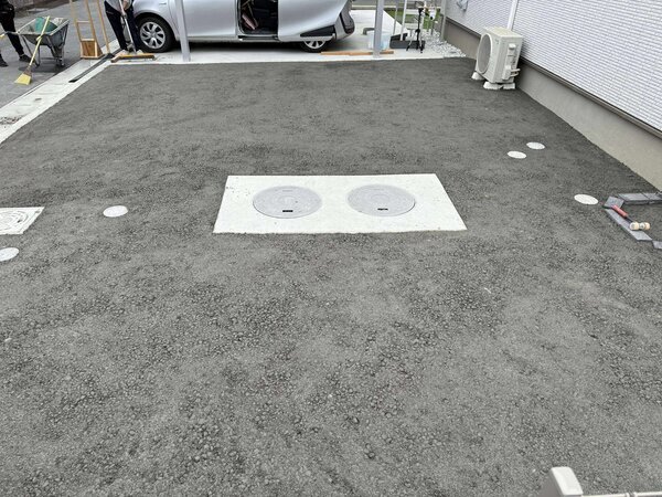 駐車場にもゼンゼン舗装として利用されている【オワコン】は各地の生コン工場から届きます
