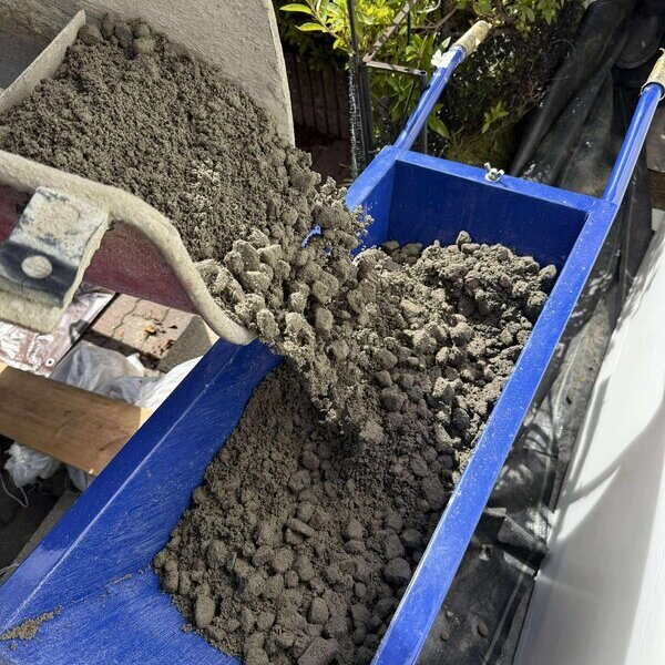 自分で作業（DIY）ならなんと半額？！ ただでさえ激安なのにこれじゃ砂利敷きと変わらんじゃん！