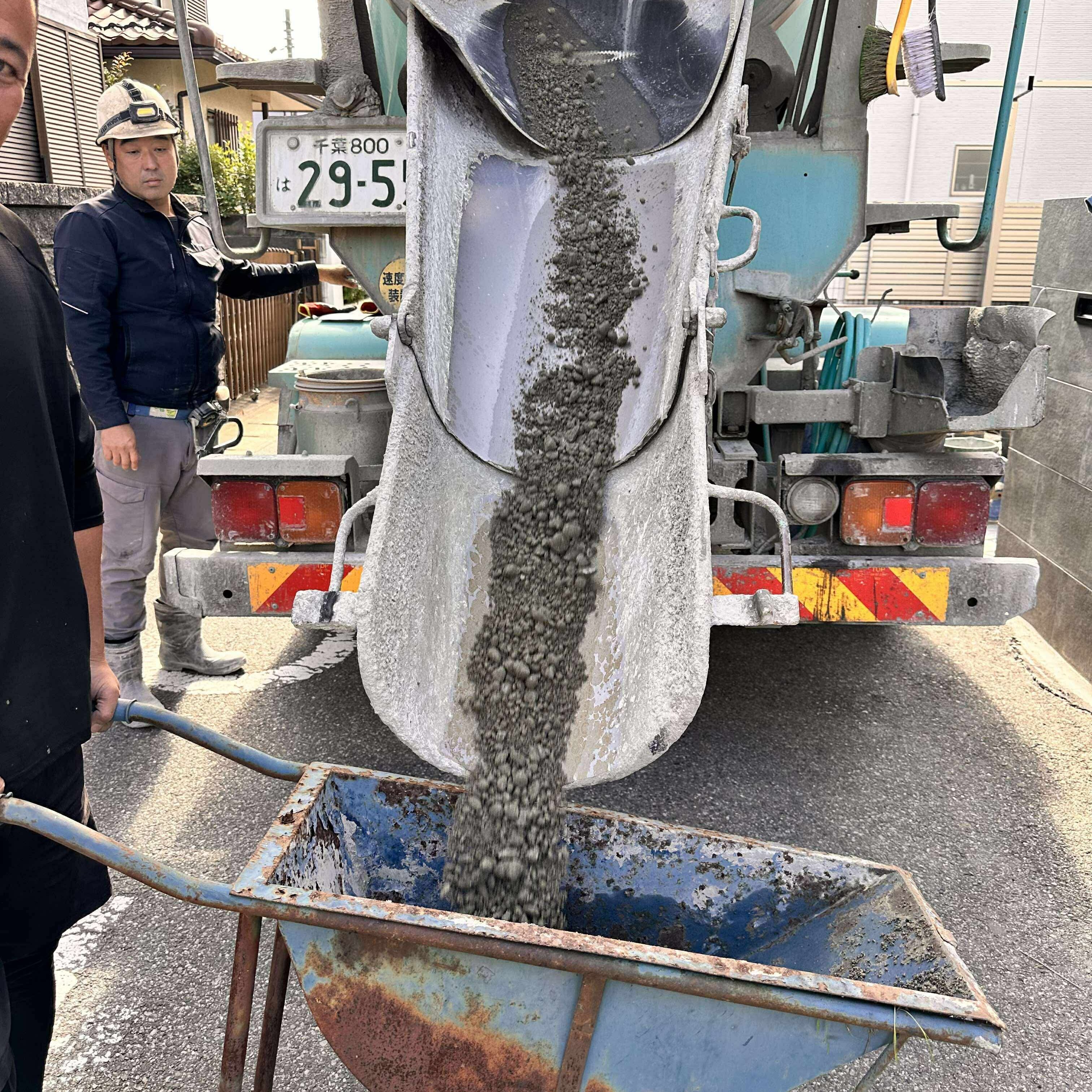 「駐車場は土間コンで、犬走はオワコン®︎まさ固®︎で」ご指名ありがとうございます！！