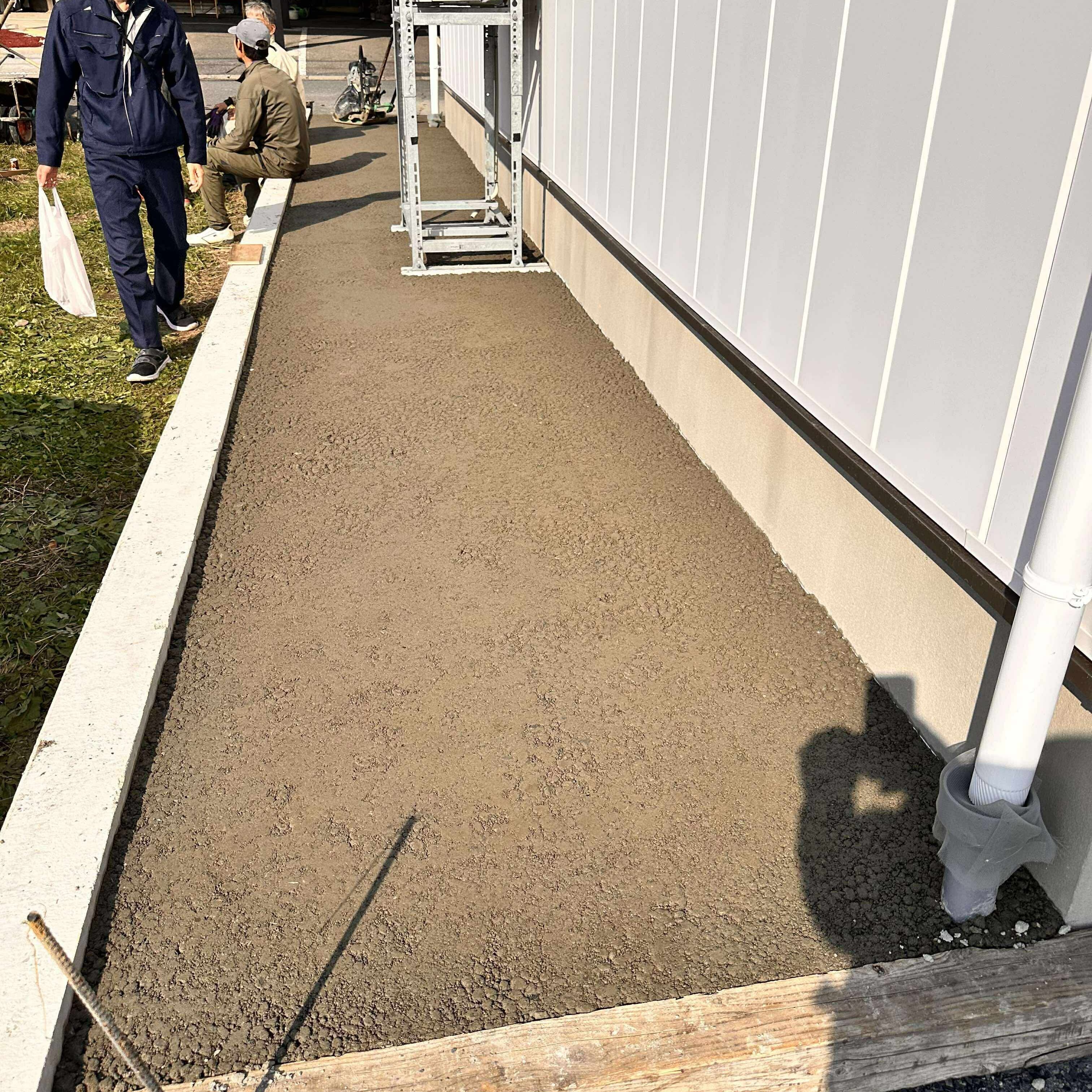 地面と接しない日はないってことはそれだけ大切なコンクリート舗装の1つが オワコン®︎まさ固®︎ になります