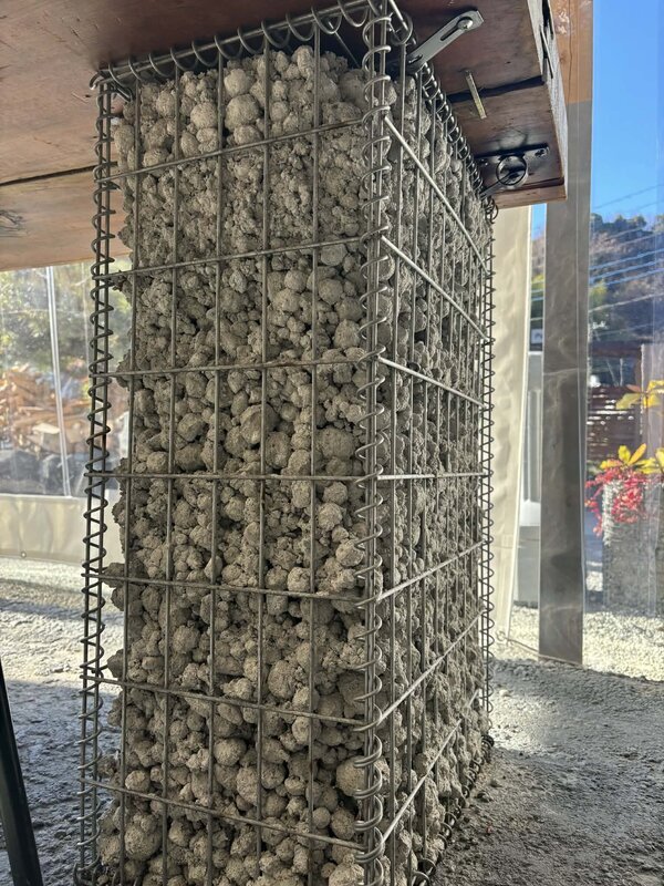 ダムや橋やビルの基礎に用いられる工業製品コンクリートは【見た目】【意匠性】の探求にも取り組んでいます