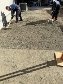 寒い時期、雑草の元気ない今こそ【オワコン®︎まさ固®︎】のシーズンです！施工は軽作業で体も温まります